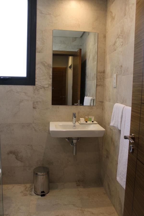 Seino Suites Manamah Buitenkant foto